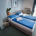 马尔齐亚酒店
